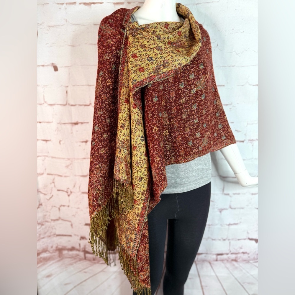 BINDYA 27” x 73” Metallic Thread Rust Gold Jaal Paisley
Reversible Shawl Wrap - Picture 2 of 16
